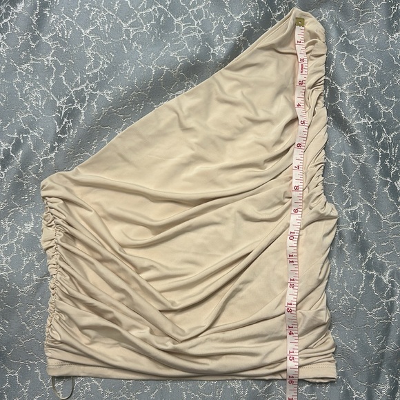 EXPRESS NWT ruched one shoulder crop top - Picture 2 of 9